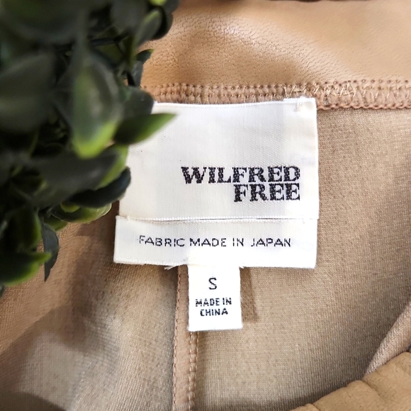 🌿 Wilfred Free *RARE* Vegan Leather Camel Daria Leggings, Size S ~ EUC - Picture 9 of 10